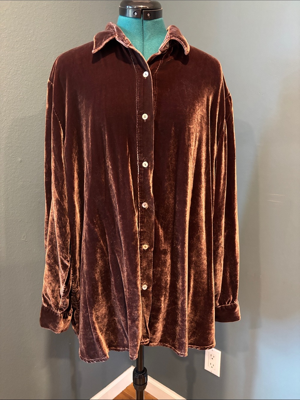 Women’s Sulk Brown Velvet Button-Down Shirt
